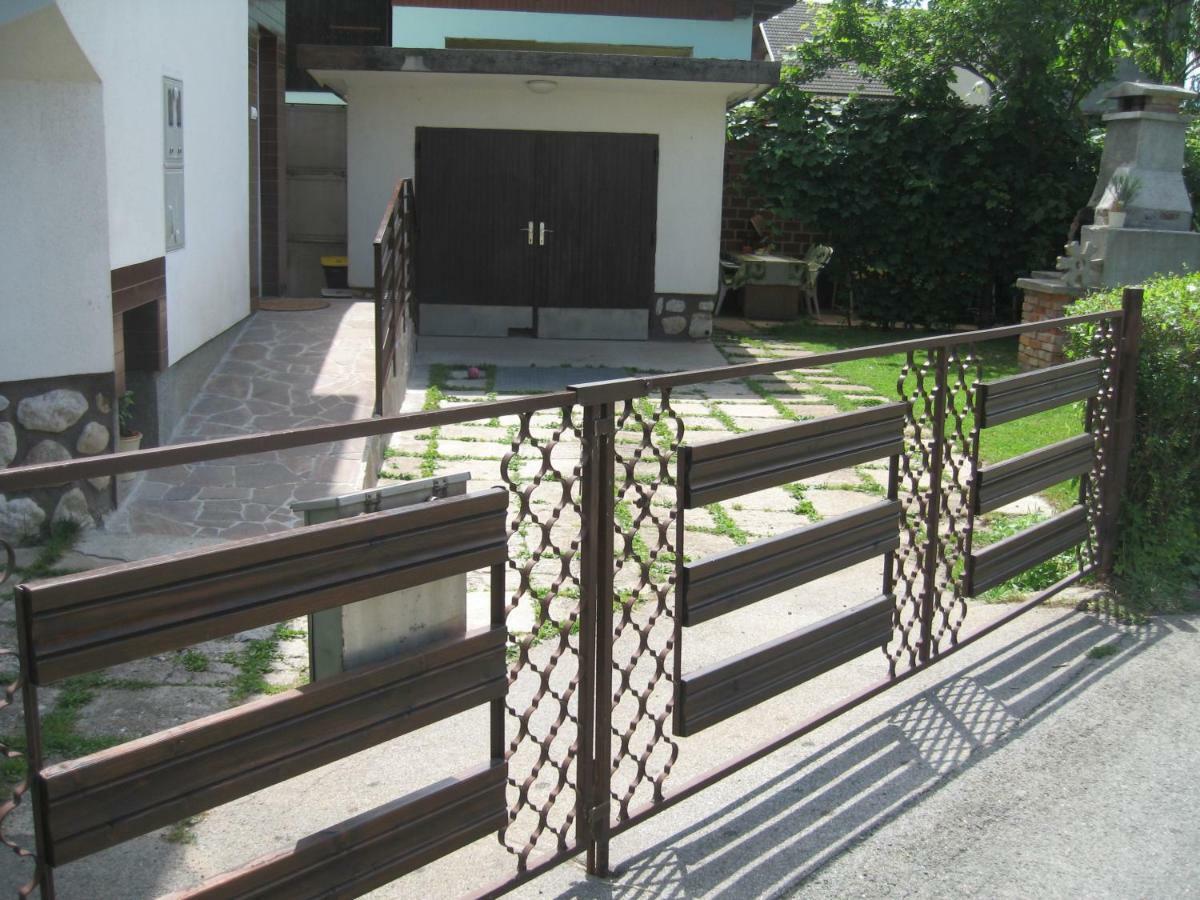 R&G Apartment Zirovnica 外观 照片
